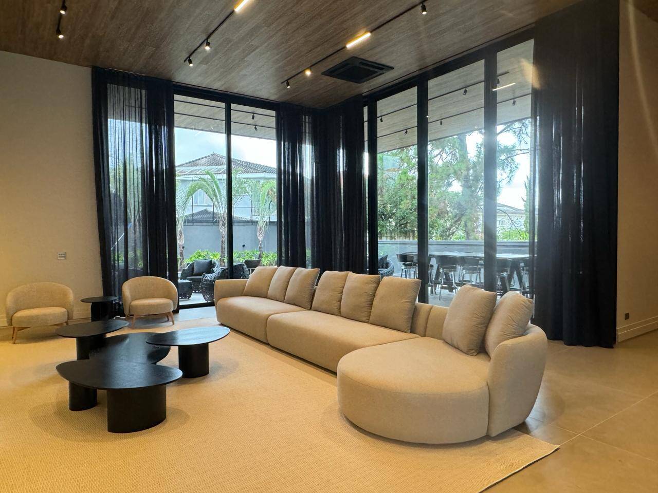 Casa à venda com 4 quartos, 703m² - Foto 3