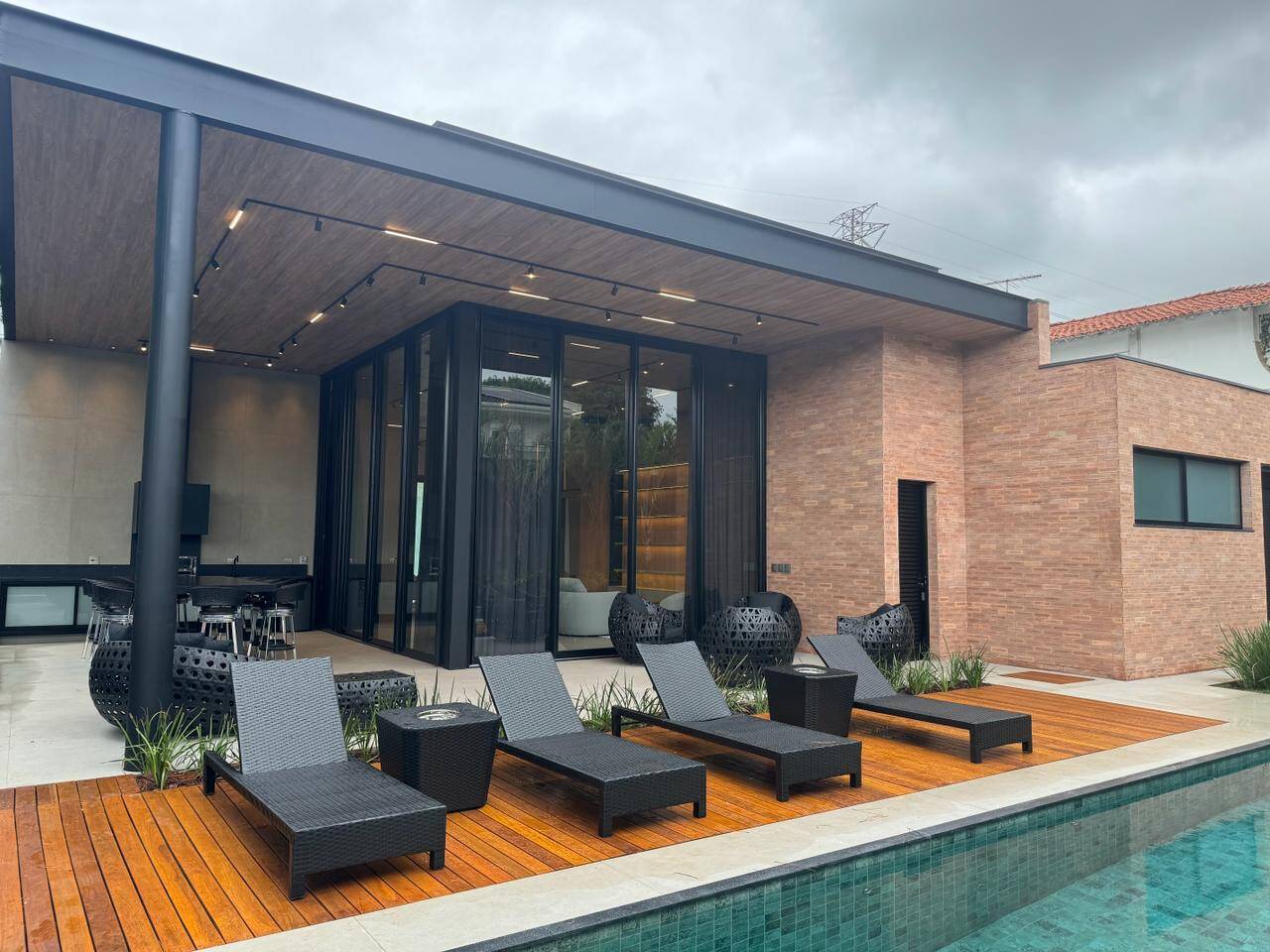 Casa à venda com 4 quartos, 703m² - Foto 1