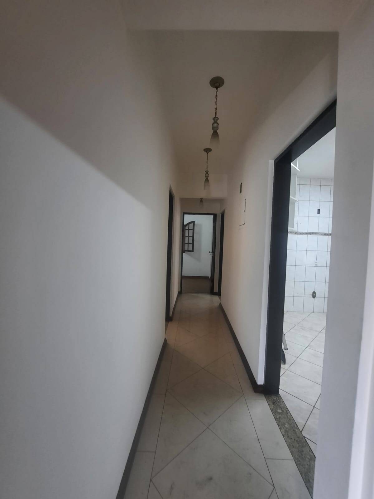 Casa à venda e aluguel com 3 quartos, 190m² - Foto 5