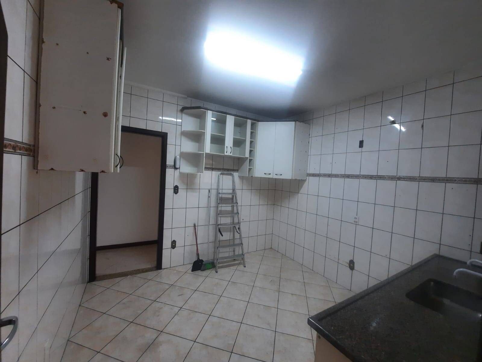 Casa à venda e aluguel com 3 quartos, 190m² - Foto 7