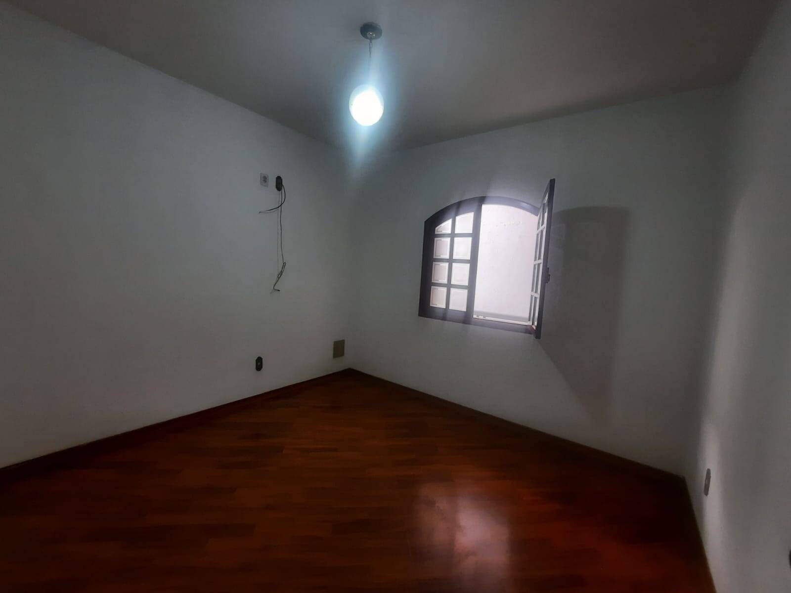 Casa à venda e aluguel com 3 quartos, 190m² - Foto 6