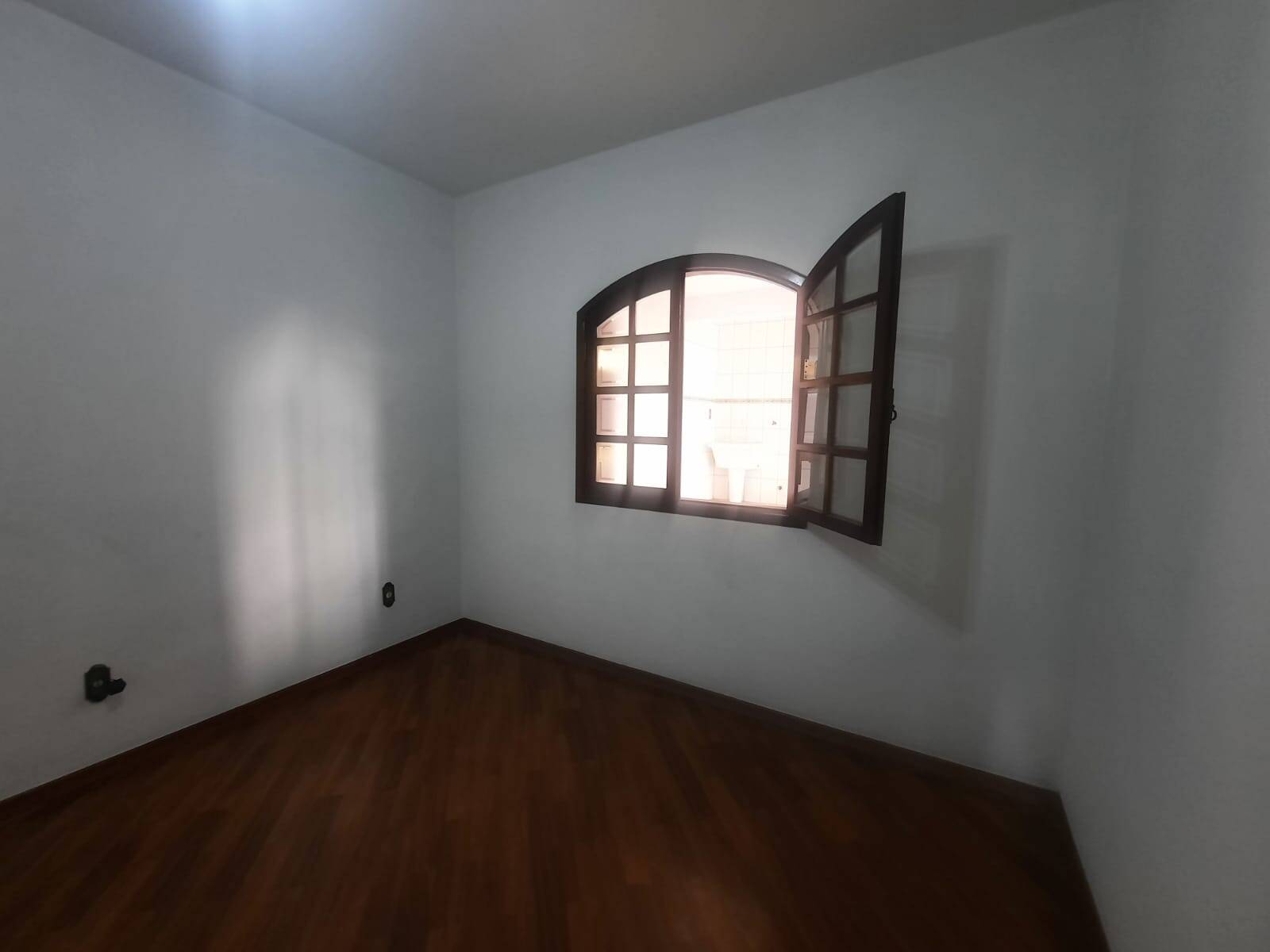 Casa à venda e aluguel com 3 quartos, 190m² - Foto 11