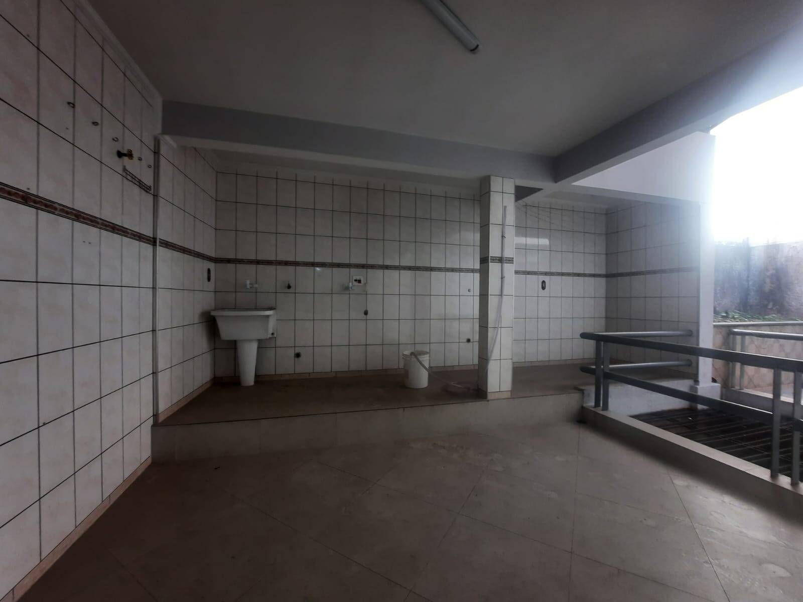 Casa à venda e aluguel com 3 quartos, 190m² - Foto 9