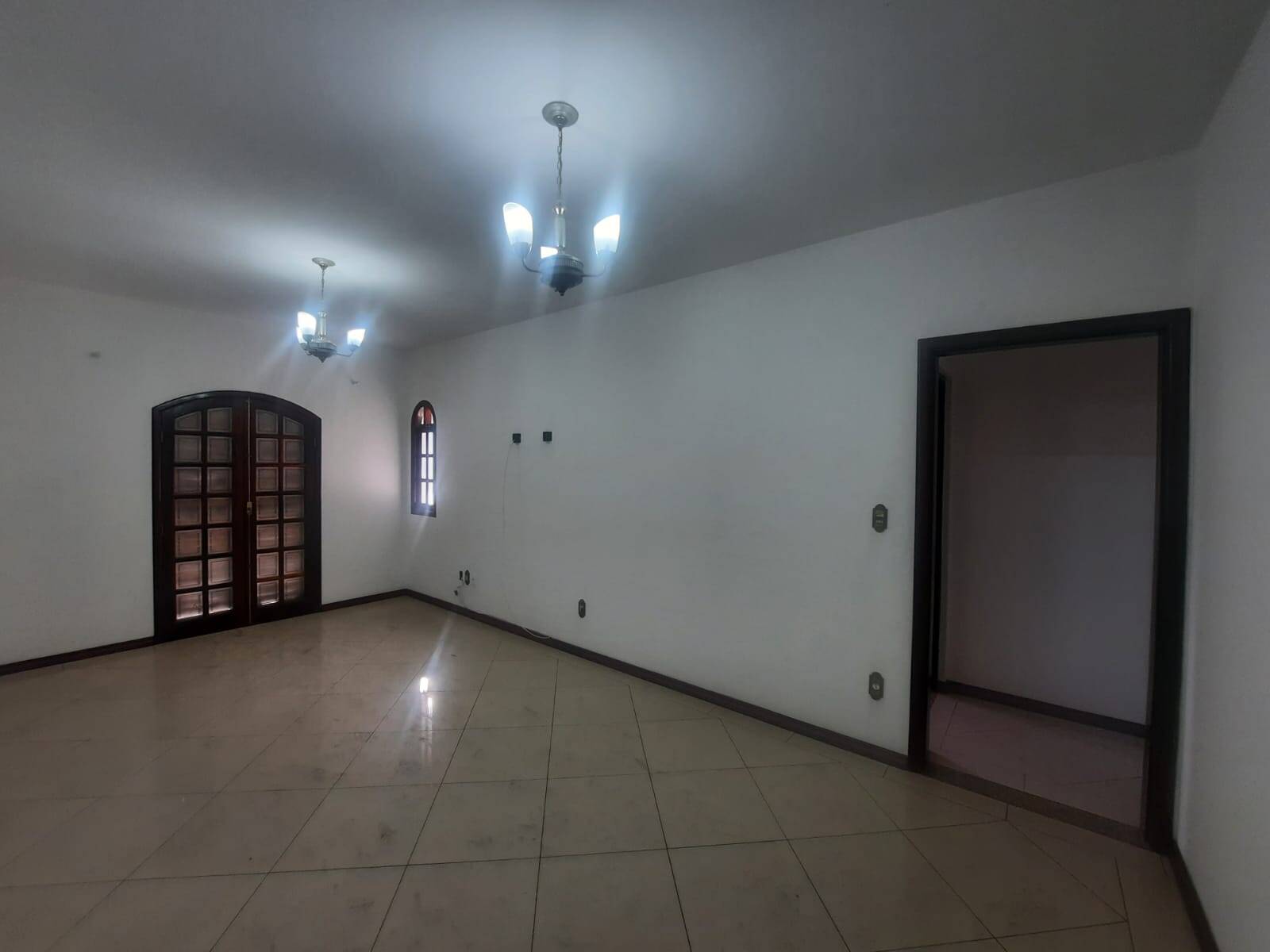 Casa à venda e aluguel com 3 quartos, 190m² - Foto 16