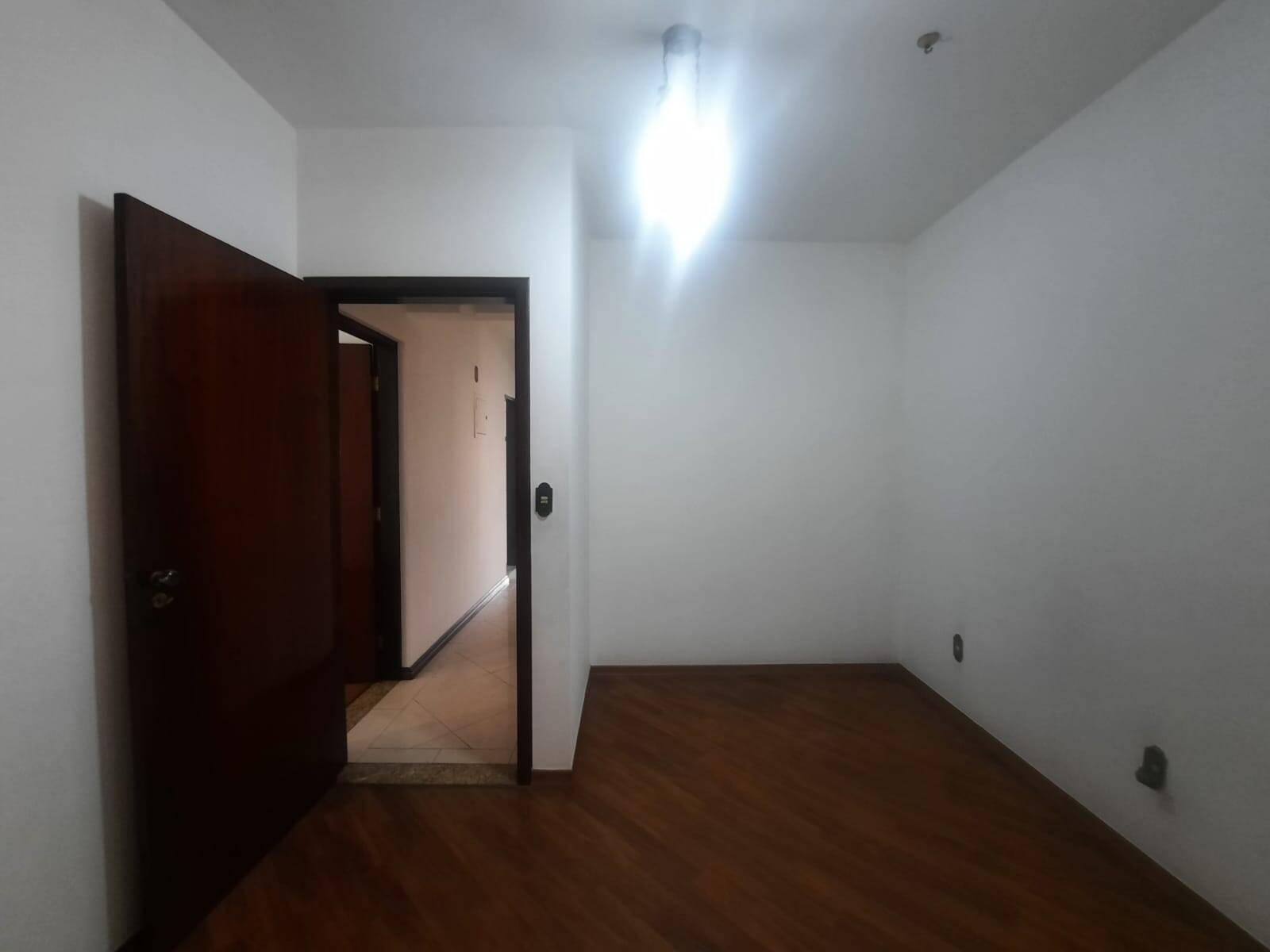 Casa à venda e aluguel com 3 quartos, 190m² - Foto 13