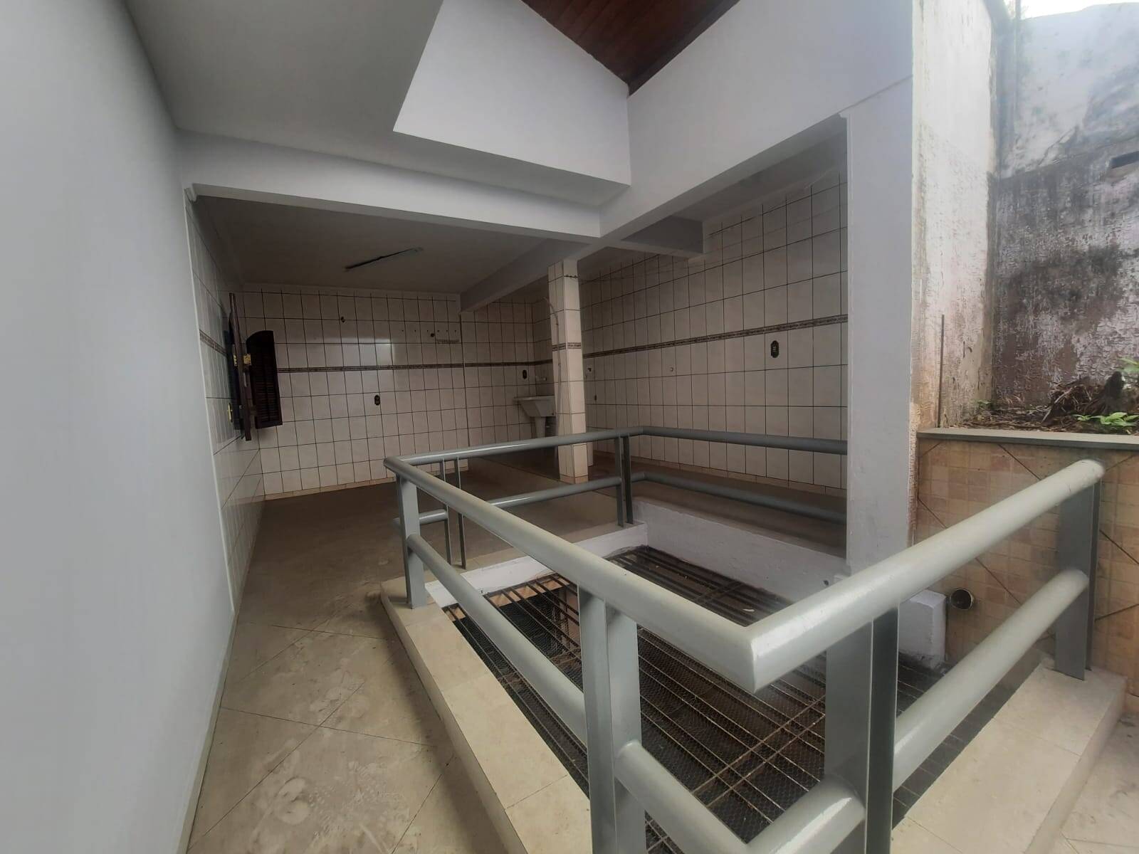 Casa à venda e aluguel com 3 quartos, 190m² - Foto 17