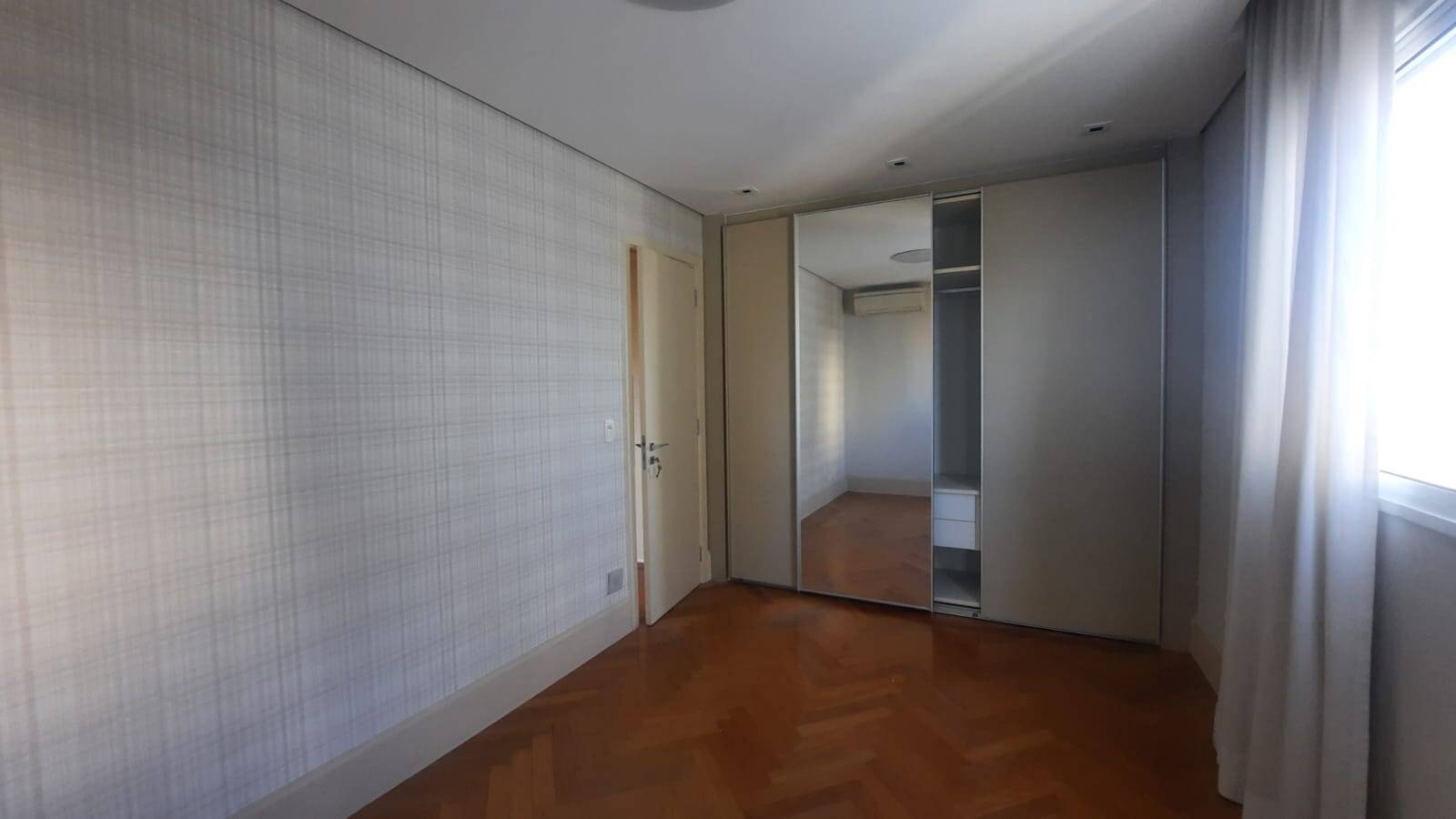 Apartamento para alugar com 3 quartos, 189m² - Foto 19