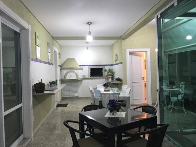 Casa para Venda em Santana de Parnaíba - 5