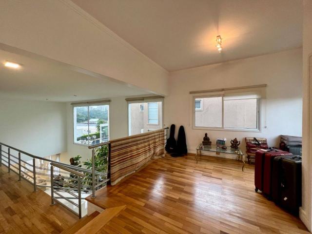 Casa para Venda em Santana de Parnaíba - 4