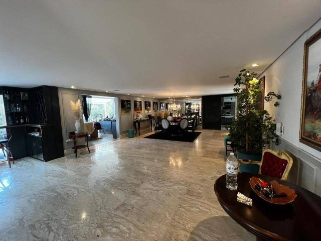 Casa para Venda em Santana de Parnaíba - 2