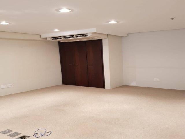 Sala para Venda em Barueri - 4