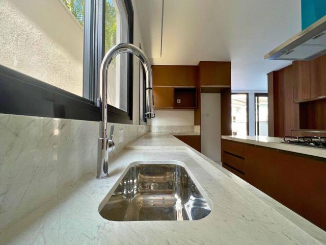 Casa para Venda em Santana de Parnaíba - 5