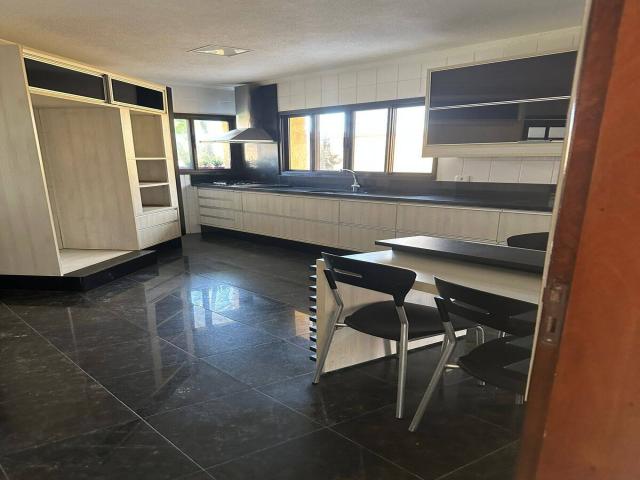 Casa para Venda em Santana de Parnaíba - 4