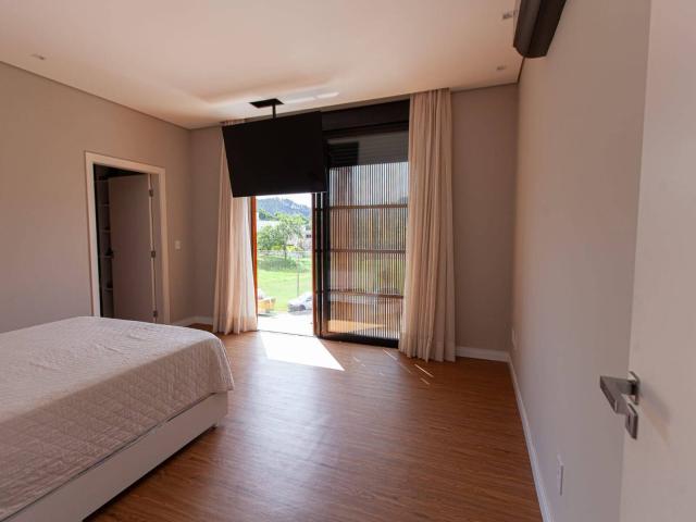 Casa para Venda em Santana de Parnaíba - 5