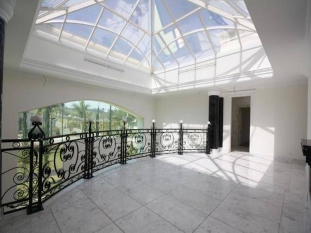 Casa para Venda em Santana de Parnaíba - 3