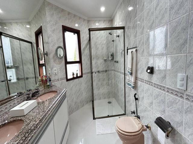 Casa para Venda em Santana de Parnaíba - 5