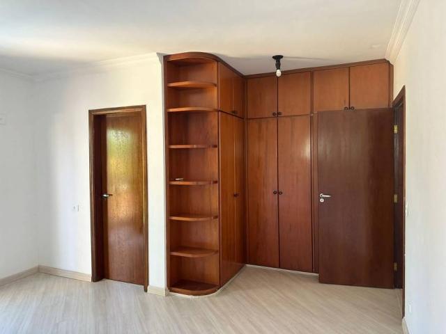Casa para Venda em Santana de Parnaíba - 5
