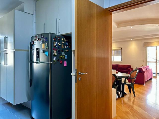Apartamento para Venda em Santana de Parnaíba - 2