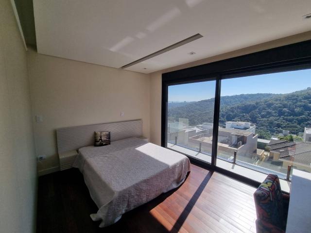 Casa para Venda em Santana de Parnaíba - 4