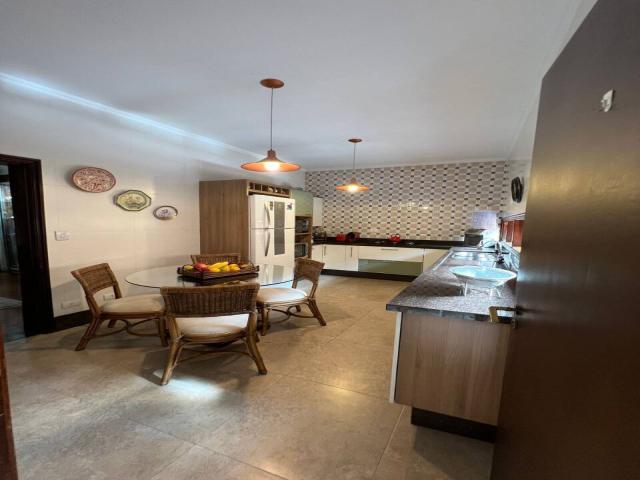 Casa para Venda em Santana de Parnaíba - 4