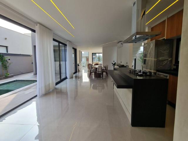 Casa para Venda em Santana de Parnaíba - 4