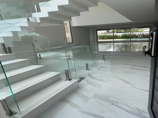 Casa para Venda em Santana de Parnaíba - 2