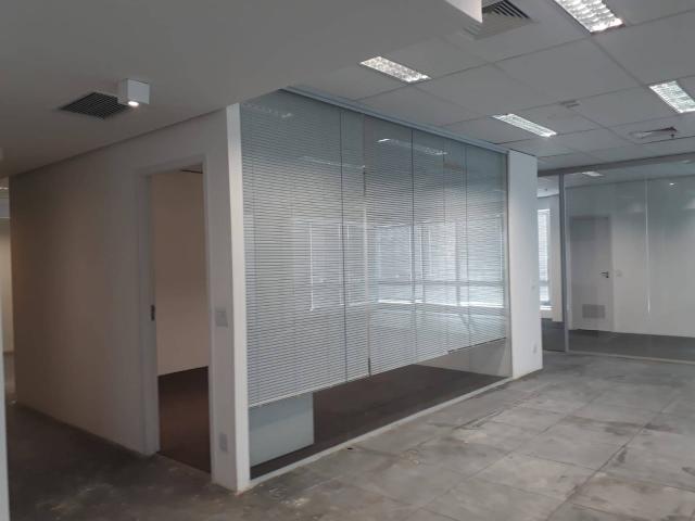 Locação em Alphaville Centro Industrial e Empresarial/Alphaville. - Barueri