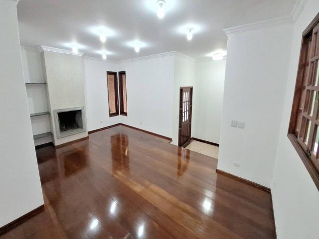 Casa para Venda em Santana de Parnaíba - 5