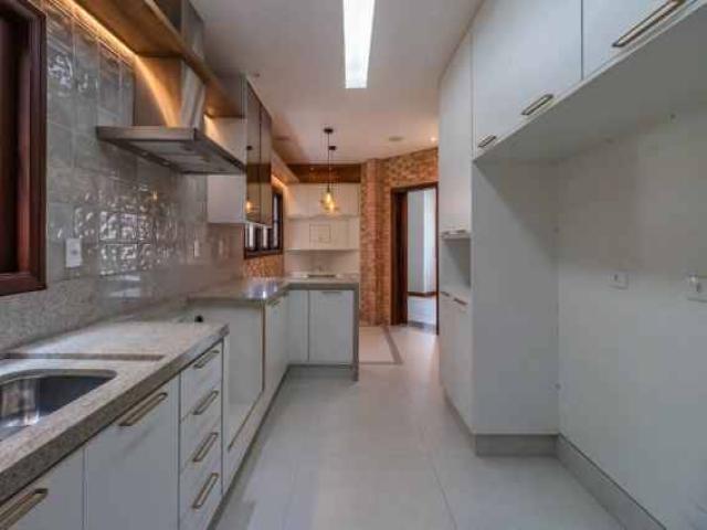 Casa para Venda em Santana de Parnaíba - 4