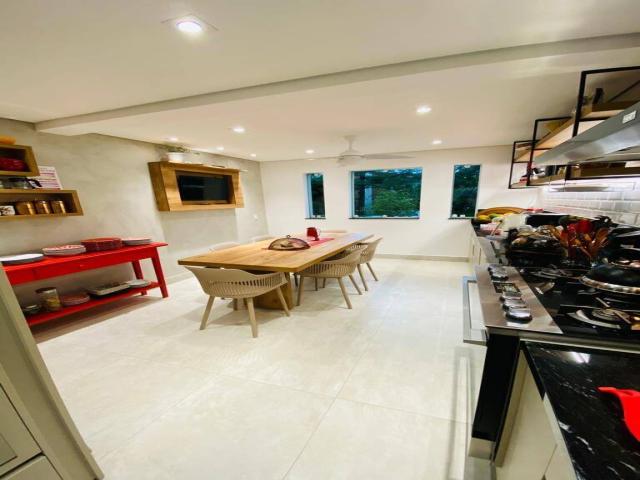 Casa para Venda em Santana de Parnaíba - 3