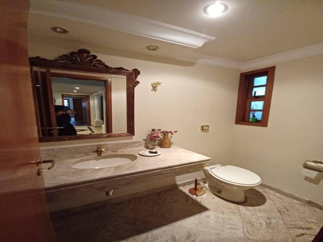 Casa para Venda em Santana de Parnaíba - 2