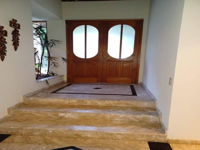 Casa para Venda em Santana de Parnaíba - 4