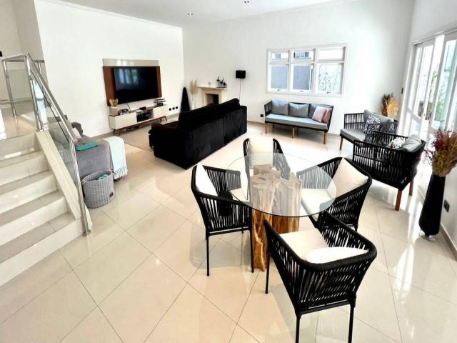 Casa para Venda em Santana de Parnaíba - 3