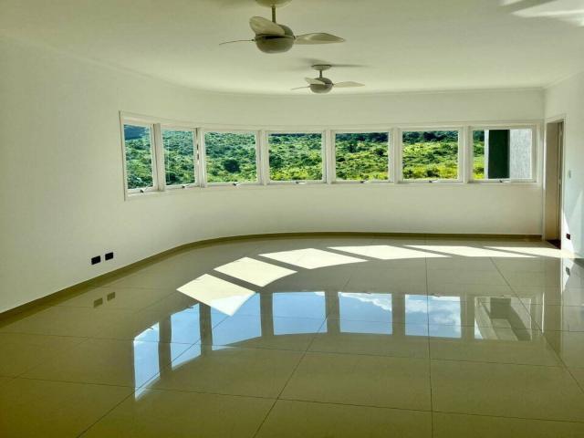 Casa para Venda em Santana de Parnaíba - 4
