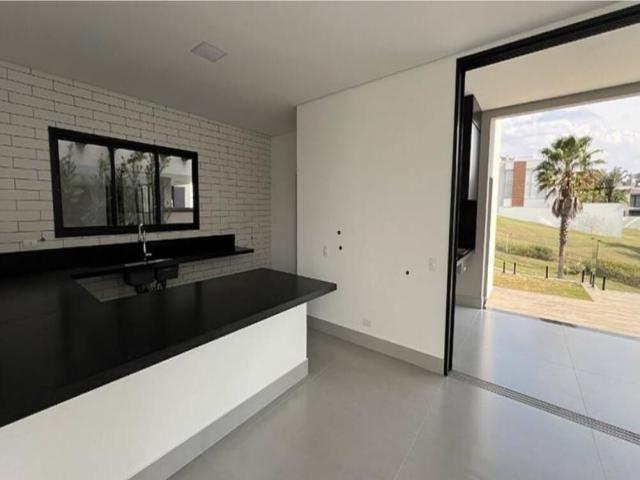 Casa para Venda em Santana de Parnaíba - 5